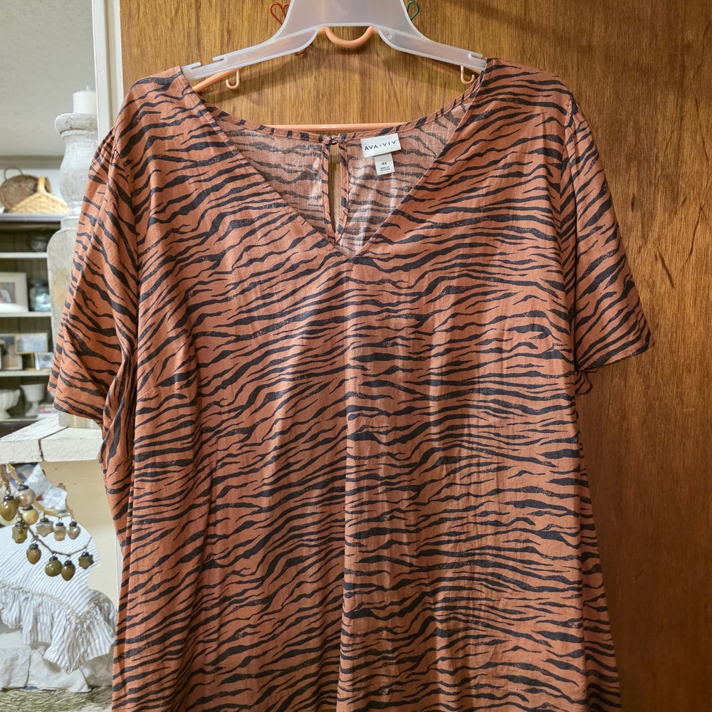 Ava & Viv Women's Orange and Black Tiger Stripe Top